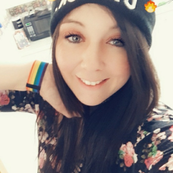 Meet your Queen, Taylor - Picture 5 of 8